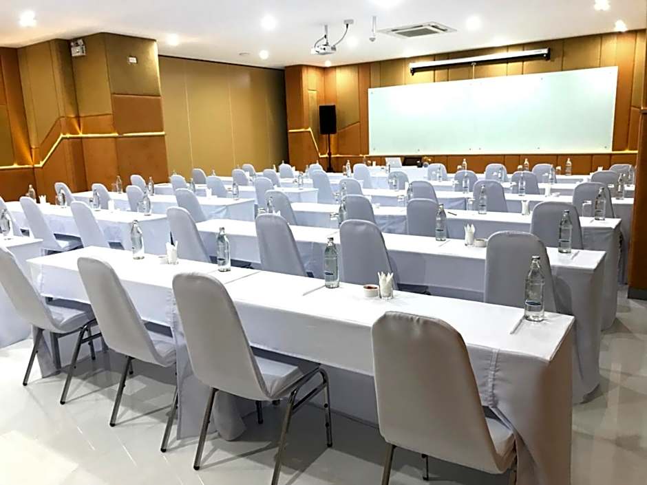 Anna-Nava Pakkret Hotel
