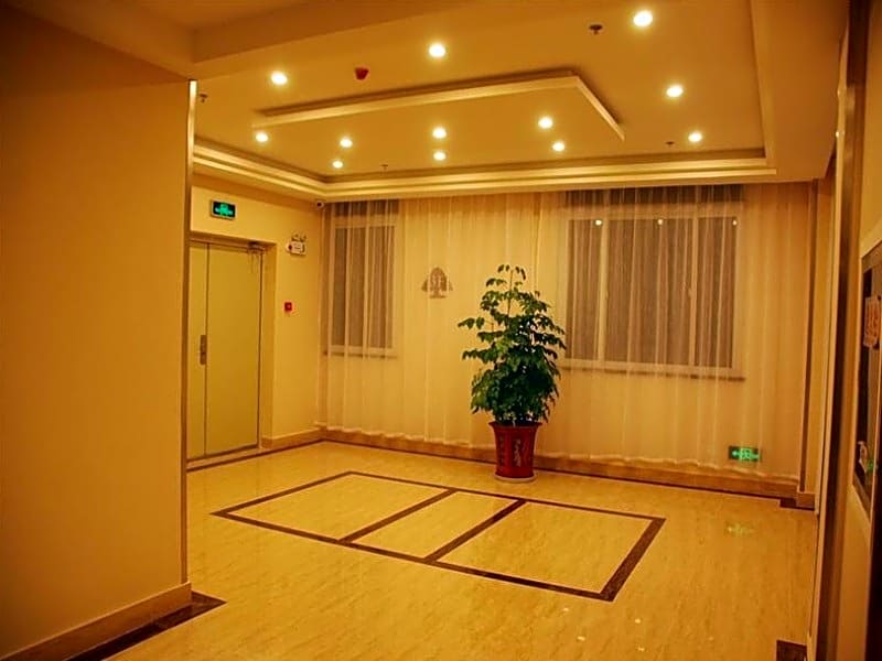 GreenTree Inn Chuzhou Dingyuan County People's Square General Hospital Business Hotel