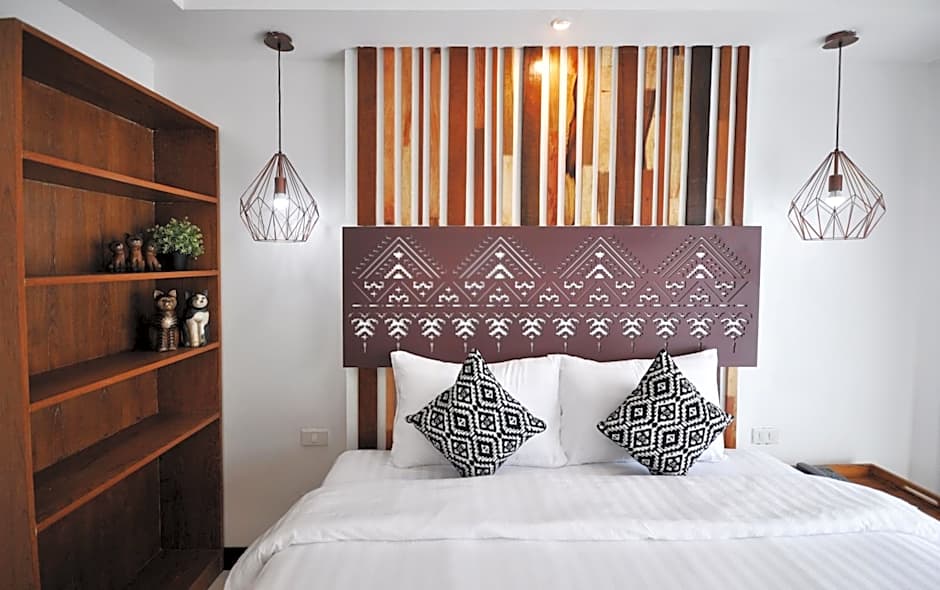 Photo 1 of 9 of Standard 1 Queen Bed