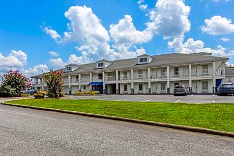 Baymont by Wyndham Forest City