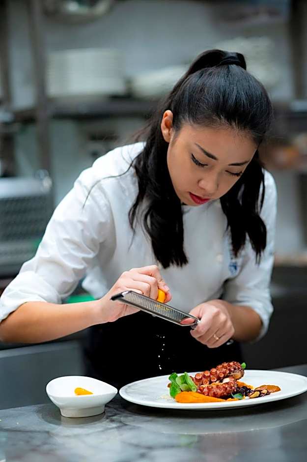 VIZUALIZA Residence Hotel by HMG