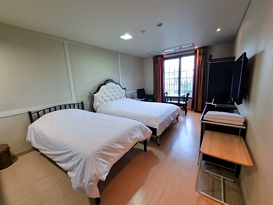 OASIS Hotel