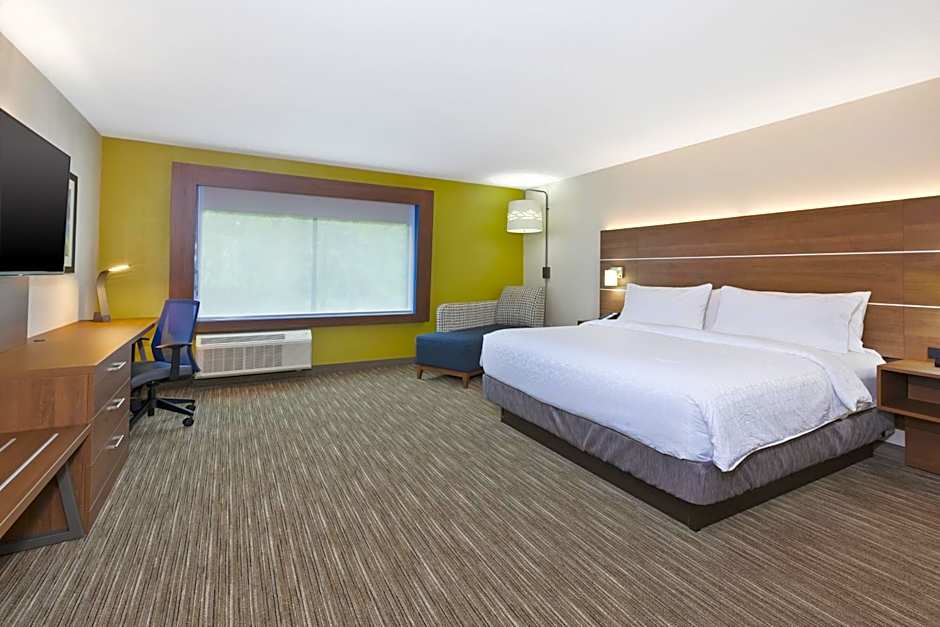 Photo 1 of 1 of Standard 1 King Bed, Mobility Accessible, Roll in Shower