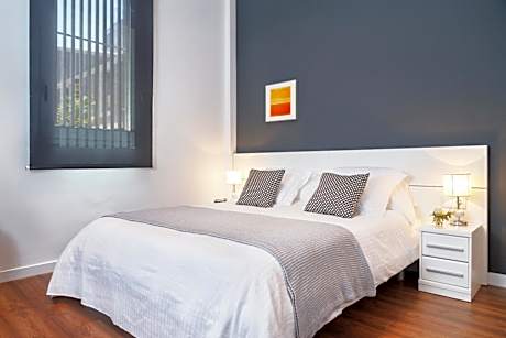 Two-Bedroom Ground Floor Apartment - Carrer Bilbao 11