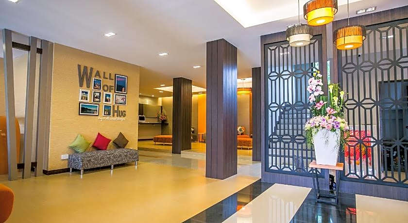 De Hug Hotel And Residence