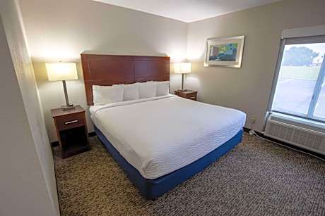 Best Western Plus Vermilion River Inn & Suites