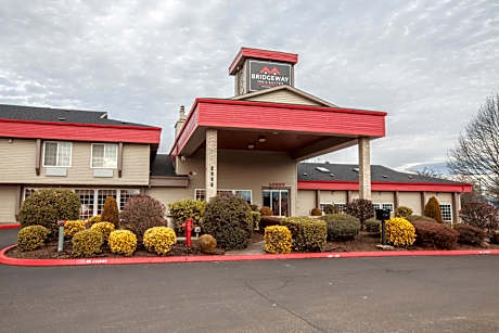 Bridgeway Inn & Suites - Portland Airport
