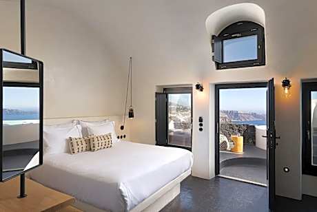 Executive Honeymoon Cave with Caldera View and Outdoor Hot Tub