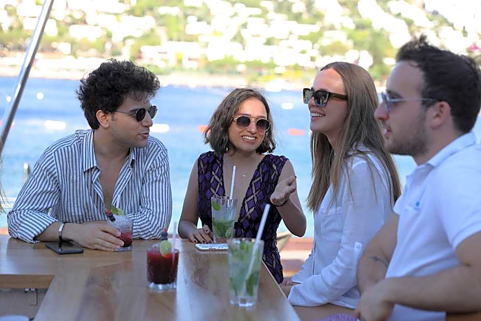 Mare Deluxe Residences  & Villas