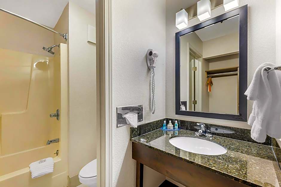 Comfort Inn Bourbonnais Near I-57