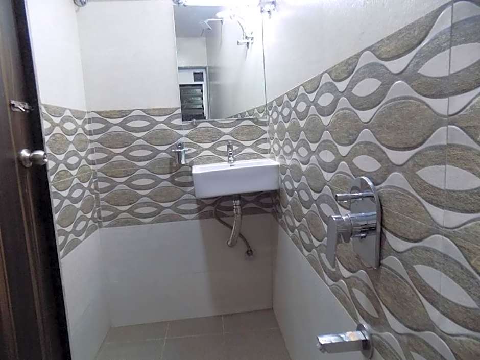 Hotel Maha Residency – Bombay/ Mumbai, KY