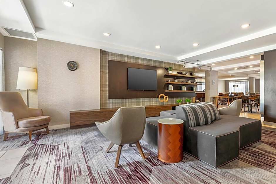 Comfort Inn & Suites Bethlehem Lehigh Valley Airport
