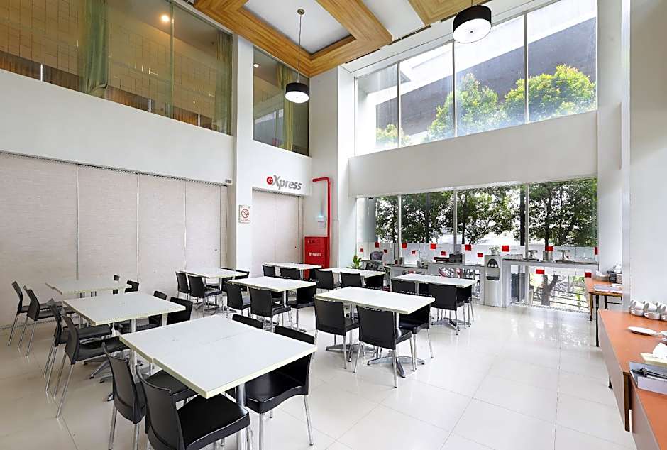 Amaris Hotel Bekasi Barat