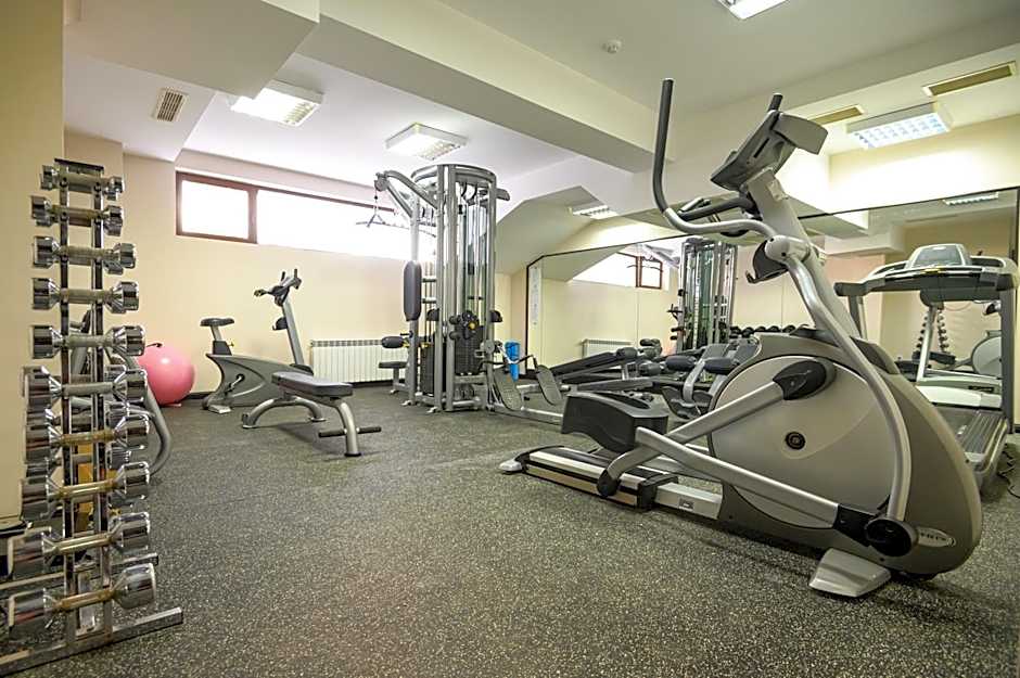 Parklands Hotel & Pool