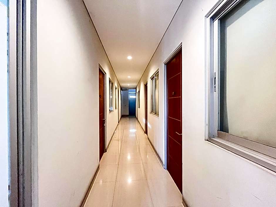 Urbanview Hotel Syariah Graha 8 Bubutan Surabaya