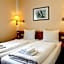 Hotel Opal