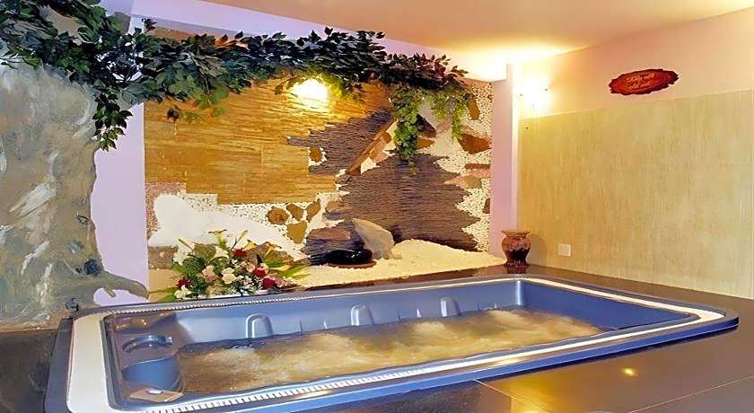 Thi Thao Gardenia Hotel