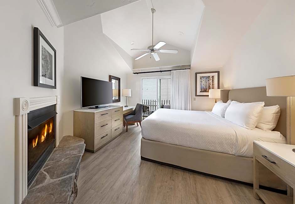 Pelican Inn & Suites