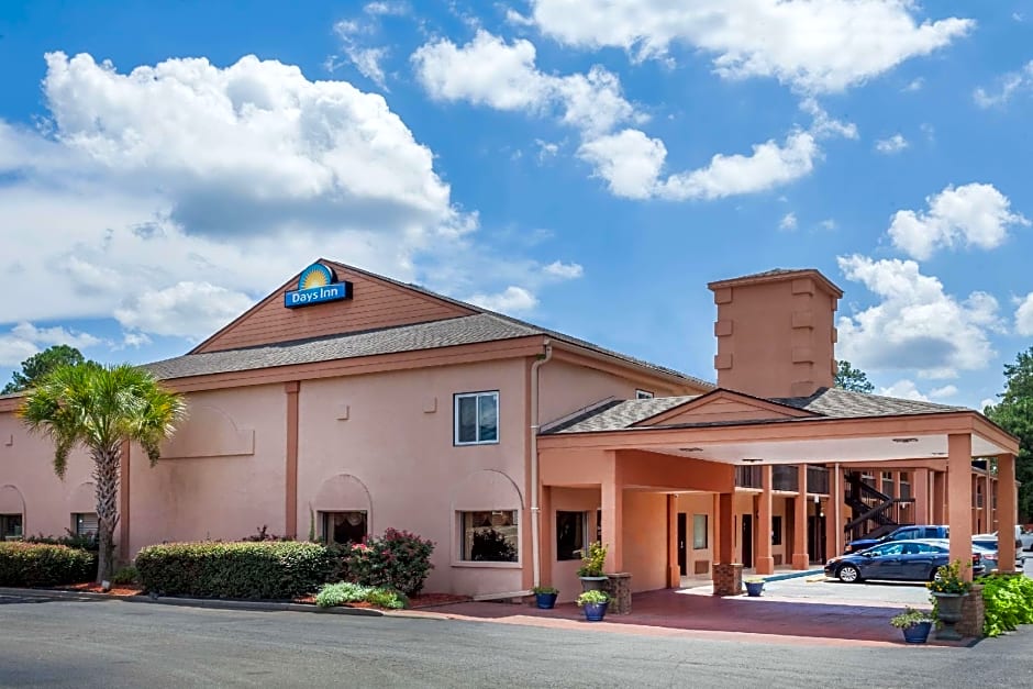 Days Inn by Wyndham Columbia