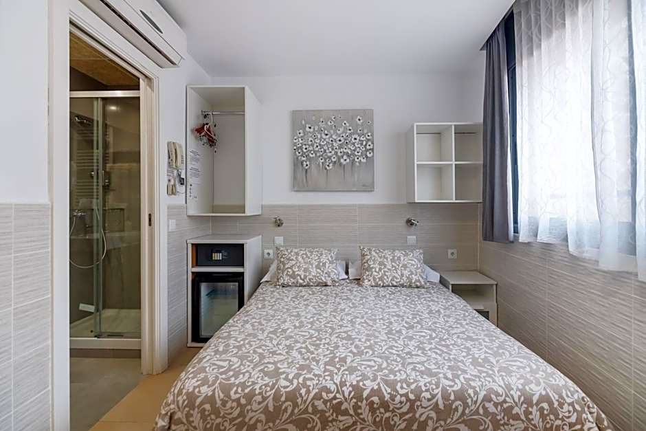 Hostal House