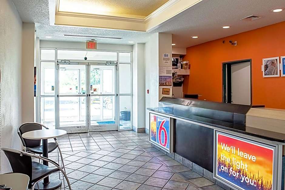 Motel 6-Seymour, IN - North