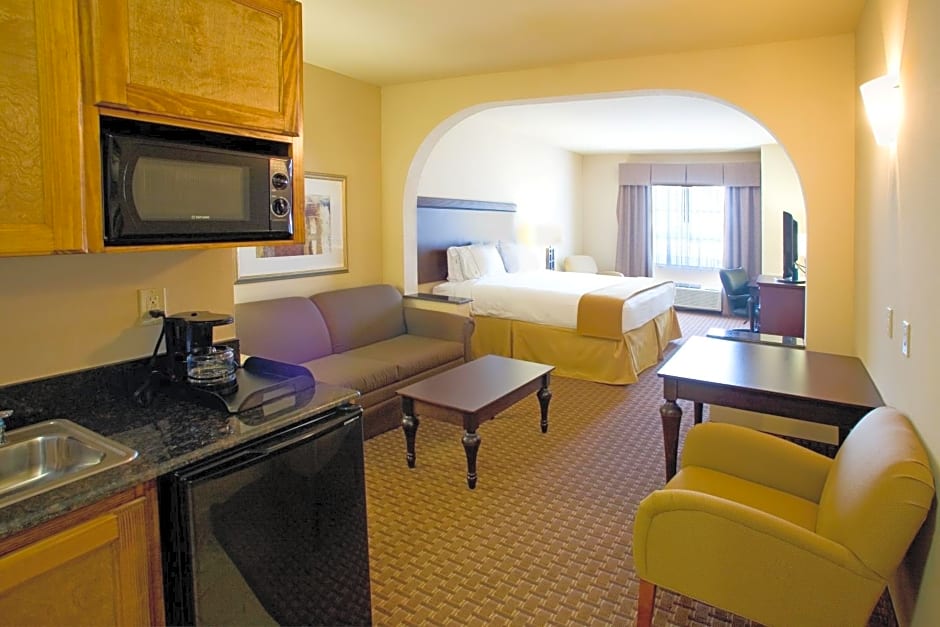 Holiday Inn Express Hotel and Suites Kingsville By IHG