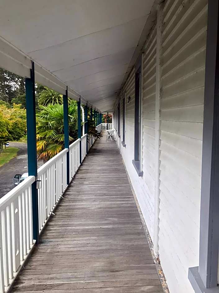 Te Puia Hot Springs Hotel