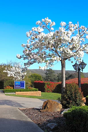 Hume Country Motor Inn