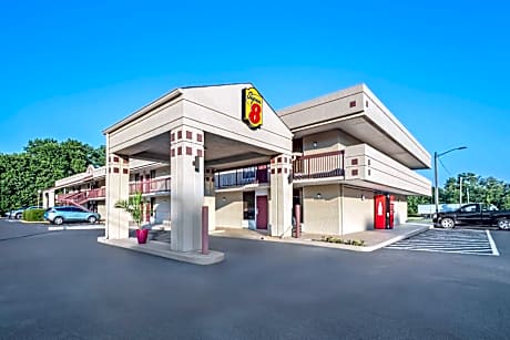 Super 8 by Wyndham Commerce