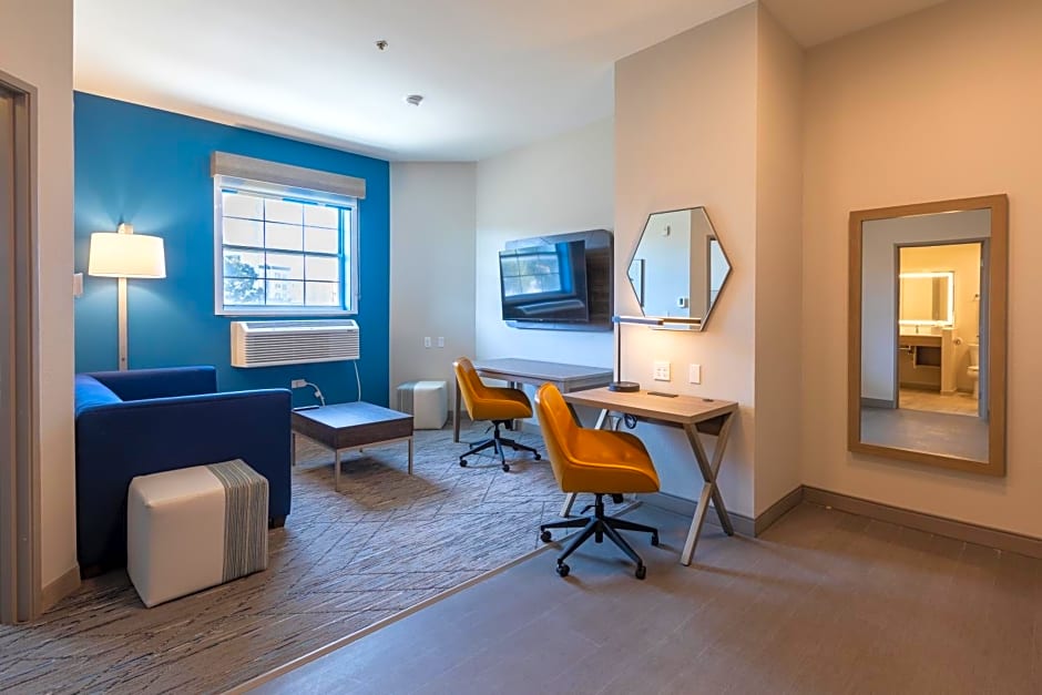 Holiday Inn Express & Suites Englewood - Denver South By IHG