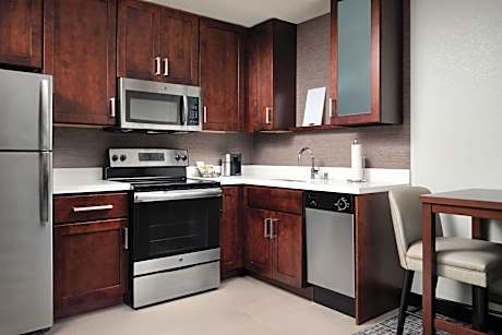 Newly Renovated One-Bedroom King Suite with Sofa Bed and Transfer Shower - Mobility/Hearing Accessible