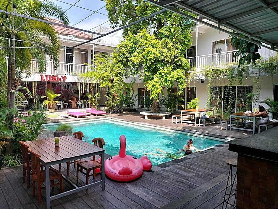Lushy Hostel Canggu