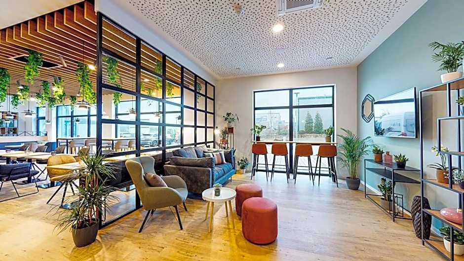 Point 7 Hotel