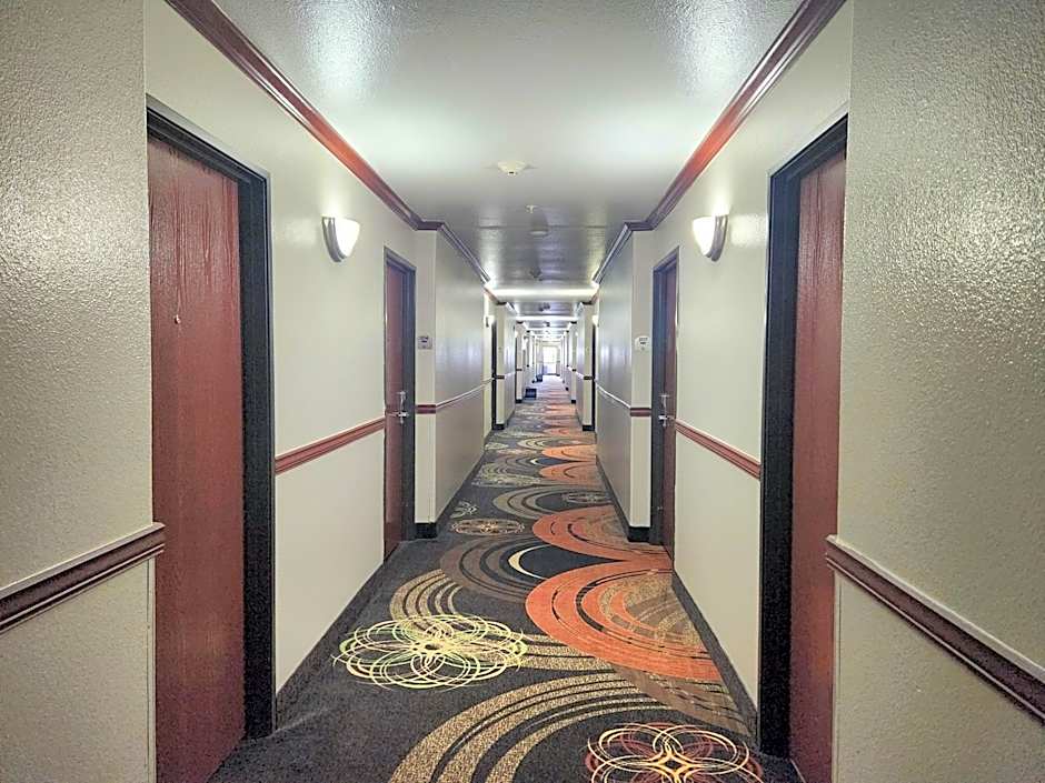 Days Inn by Wyndham Lumberton