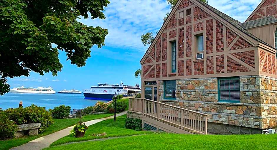 Holiday Inn Bar Harbor Regency Hotel By IHG