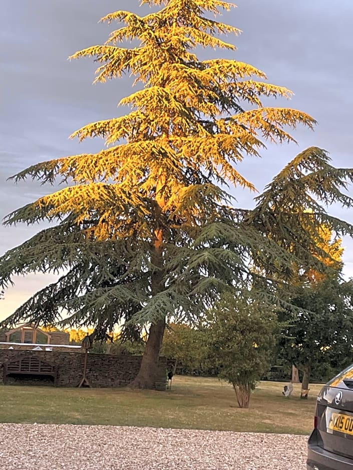 Field End House Strawberry Lane Meysey Hampton