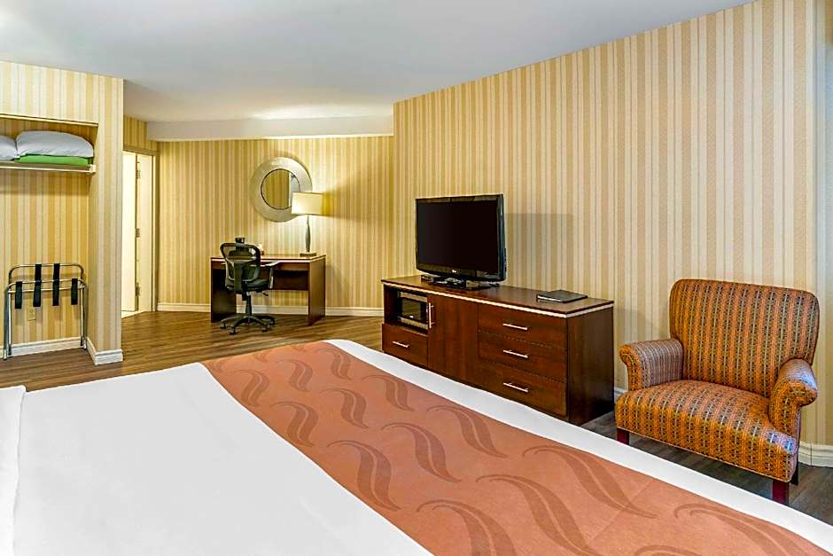 Quality Hotel & Suites