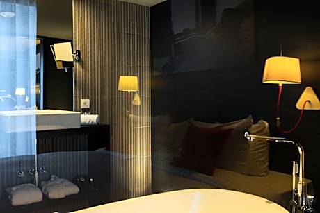 Suite with Garden View