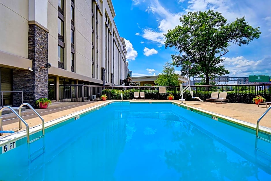 Hampton Inn & Suites Alexandria Old Town Area South