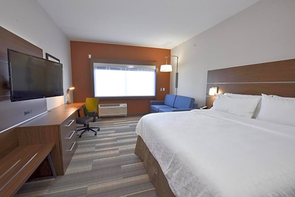 Holiday Inn Express And Suites Junction By IHG
