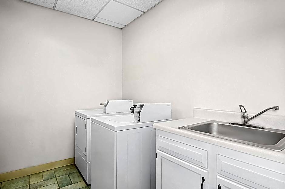 Days Inn by Wyndham Salem