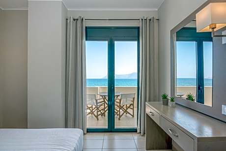 Superior Sea Front studio