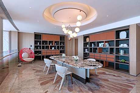 King Presidential Duplex Suite 538 Sqm/65?&65hdtv/sep-living And Dining Area Coffeemachine/pantry/po