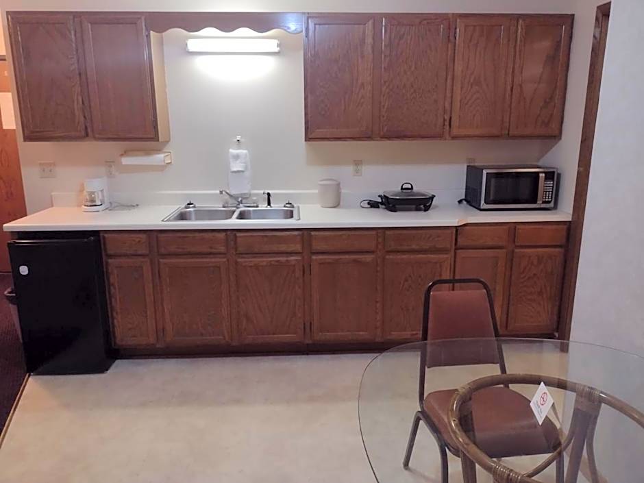 Hotel Iron Mountain Inn & Suites