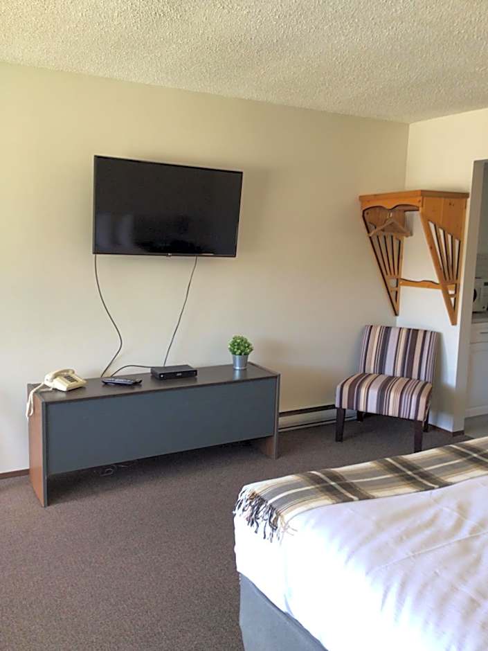 Christina Lake Motel and RV Park