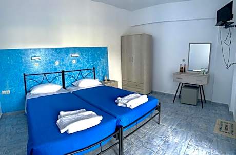 Standard Twin Room with Mountain View