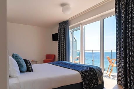 Superior Double Room with Sea View - First Floor