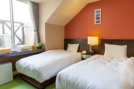 Twin Room 2