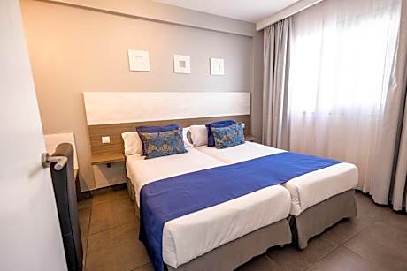 Classic One bedroom apartment balcony