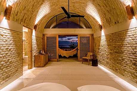 Beach Front Senior Suite